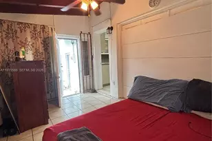 808 NW 75th St, Miami, FL 33150 - Photo 13