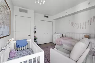 55 SW 9th St, Miami, FL 33130 - Photo 17