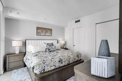 55 SW 9th St #4008, Miami, FL 33130 - Photo 9