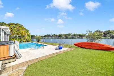 2320 NW 73rd Ave, Sunrise, FL 33313 - Photo 19