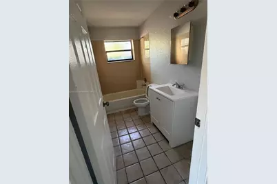 626 NW 10th Ter #1, Fort Lauderdale, FL 33311 - Photo 5