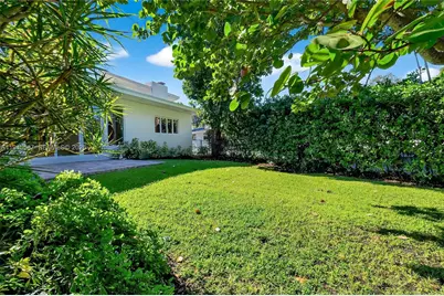 1017 NE 95th St, Miami Shores, FL 33138 - Photo 11