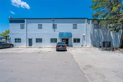 3353 NW 74th Ave, Miami, FL 33122 - Photo 13