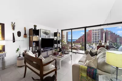 1450 Brickell Bay Dr #812, Miami, FL 33131 - Photo 3