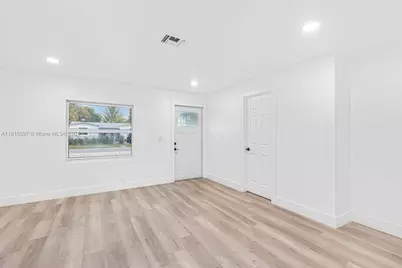 216 NE 160th St, Miami, FL 33162 - Photo 5