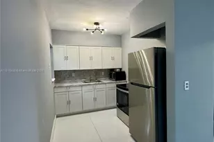 300 Mendoza Ave, Coral Gables, FL 33134 - Photo 17