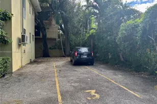 300 Mendoza Ave, Coral Gables, FL 33134 - Photo 19