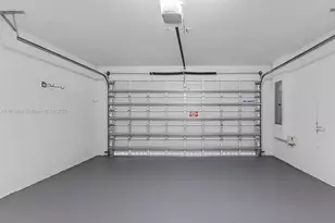 8725 NW 102nd Ct, Doral, FL 33178 - Photo 37