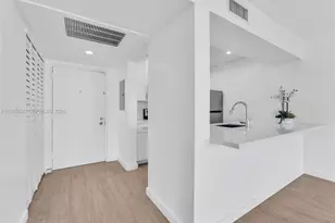 8160 Geneva Ct, Doral, FL 33166 - Photo 3