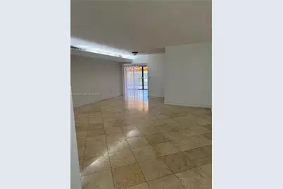 7000 Crown Gate Ct #7000, Miami Lakes, FL 33014 - Photo 9