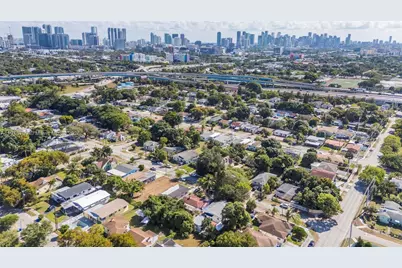 915 NW 44th St, Miami, FL 33127 - Photo 31