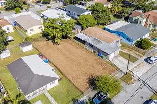 915 NW 44th St, Miami, FL 33127 - Photo 1