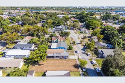 915 NW 44th St, Miami, FL 33127 - Photo 35