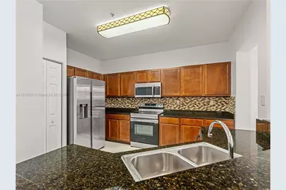 8800 NW 107th Ct #215, Doral, FL 33178 - Photo 5