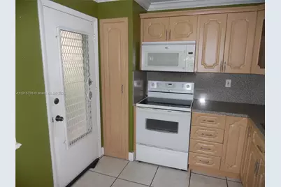 1501 NE 191st St #C107, Miami, FL 33179 - Photo 3