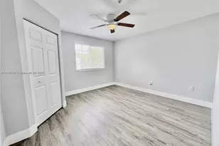677 SW 111th Ave, Pembroke Pines, FL 33025 - Photo 13