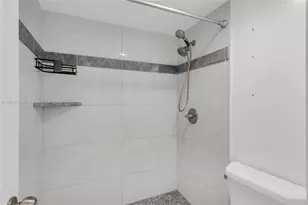 10400 SW 108th Ave, Miami, FL 33176 - Photo 11