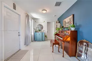 827 NW 114th St, Miami, FL 33168 - Photo 3