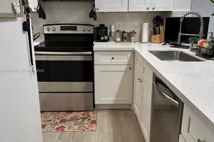 18890 NW 57th Ave, Hialeah, FL 33015 - Photo 7