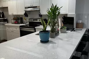 18890 NW 57th Ave, Hialeah, FL 33015 - Photo 5