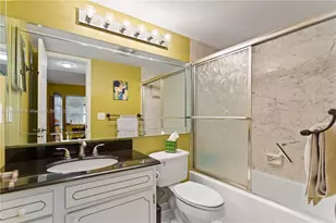 8940 S Hollybrook Blvd, Pembroke Pines, FL 33025 - Photo 25