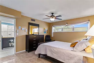 8940 S Hollybrook Blvd, Pembroke Pines, FL 33025 - Photo 23