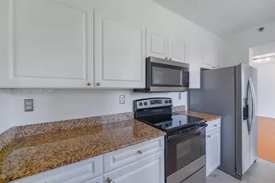 5900 Collins Ave #506, Miami Beach, FL 33140 - Photo 7