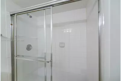 5900 Collins Ave #506, Miami Beach, FL 33140 - Photo 21