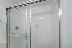 5900 Collins Ave, Miami Beach, FL 33140 - Photo 21
