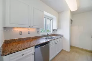 5900 Collins Ave, Miami Beach, FL 33140 - Photo 5