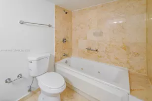 5900 Collins Ave, Miami Beach, FL 33140 - Photo 19