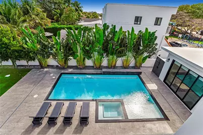 9045 Hawthorne Ave, Surfside, FL 33154 - Photo 7