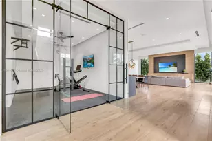 9045 Hawthorne Ave, Surfside, FL 33154 - Photo 19