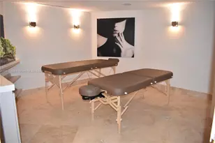 17555 Collins Ave, Sunny Isles Beach, FL 33160 - Photo 25