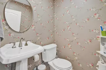 18450 NE 30th Pl, Aventura, FL 33160 - Photo 27