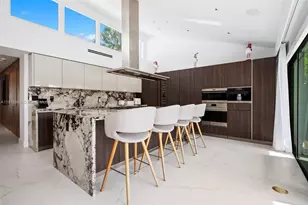 1792 Cleveland Rd, Miami Beach, FL 33141 - Photo 11