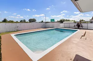 2601 Acapulco Dr, Miramar, FL 33023 - Photo 11