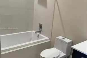 55 SW 9th St, Miami, FL 33130 - Photo 19