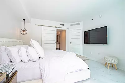 500 Brickell Ave #301, Miami, FL 33131 - Photo 21