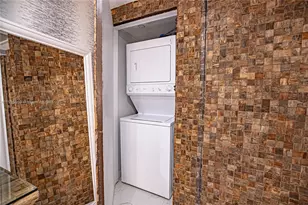 500 Brickell Ave, Miami, FL 33131 - Photo 31