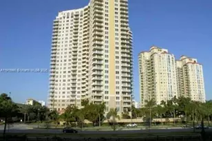 19501 W Country Club Dr, Aventura, FL 33180 - Photo 3