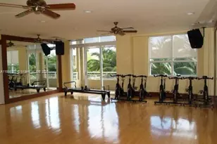 19501 W Country Club Dr, Aventura, FL 33180 - Photo 25