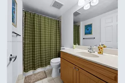 900 SW 8th St #1208, Miami, FL 33130 - Photo 9