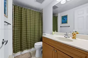 900 SW 8th St, Miami, FL 33130 - Photo 9