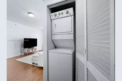 900 SW 8th St #1208, Miami, FL 33130 - Photo 15