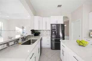 7830 NW 161st Terrace, Miami Lakes, FL 33016 - Photo 13