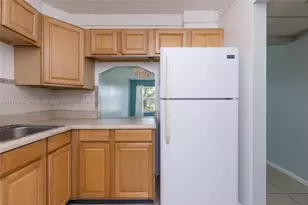 7887 Golf Cir Dr, Margate, FL 33063 - Photo 5