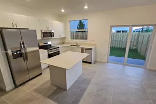 2618 SE 27th Ct, Homestead, FL 33035 - Photo 7