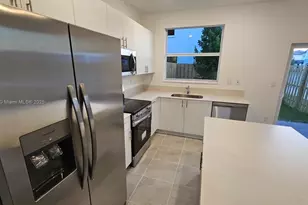 2618 SE 27th Ct, Homestead, FL 33035 - Photo 9