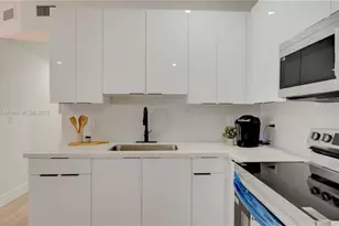 2736 NW 21st Ave, Oakland Park, FL 33311 - Photo 11